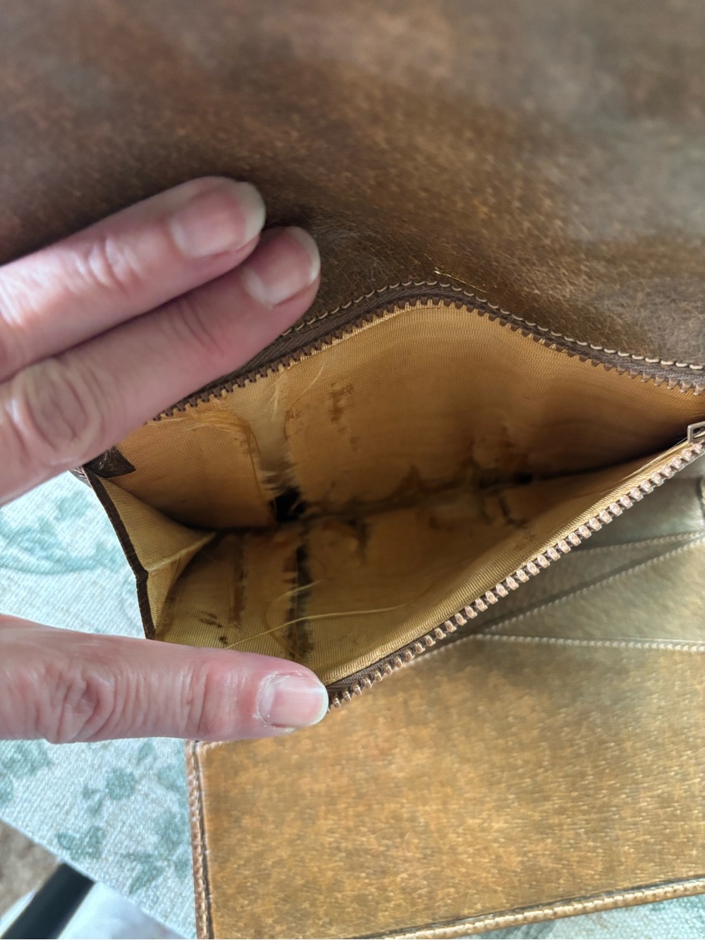 Vintage Authentic Gucci Wallet - Picture 5 of 6